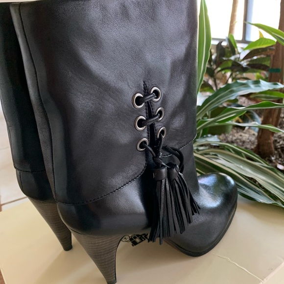 COACH SOFT LEATHER BOOTS BLACK LEGRA SIZE 8M PREOWNED IN BOX - Picture 3 of 16